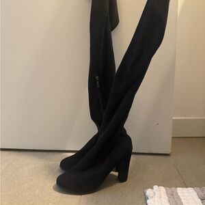 Elegant Black Over-the-Knee Boots